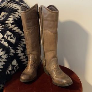 Born Western Style Boots